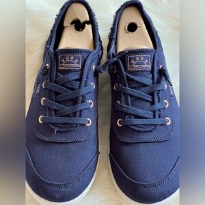 Bob’s blue women’s 11